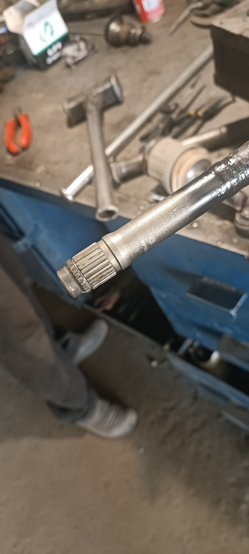 Замена пыльника наружней гранаты и замена заднего левого подшипника ...