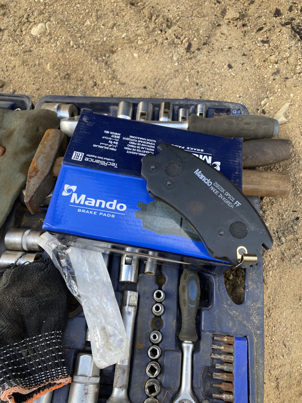 Замена передних колодок и масла двигателя — Hyundai Sonata IV (EF), 2 л ...