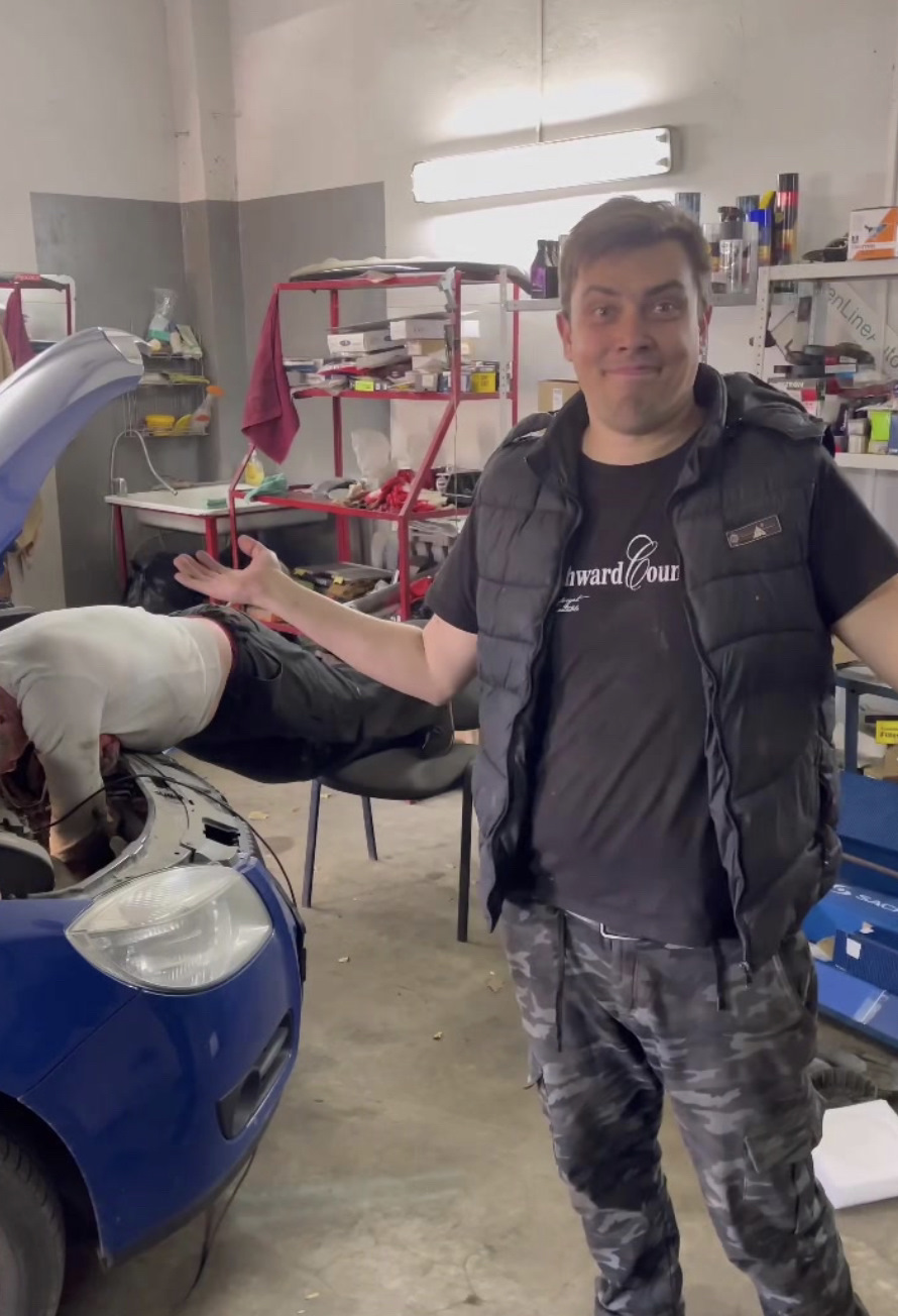 Замена лампочек в переключателе света и боковом воздуховоде — Mercedes ...