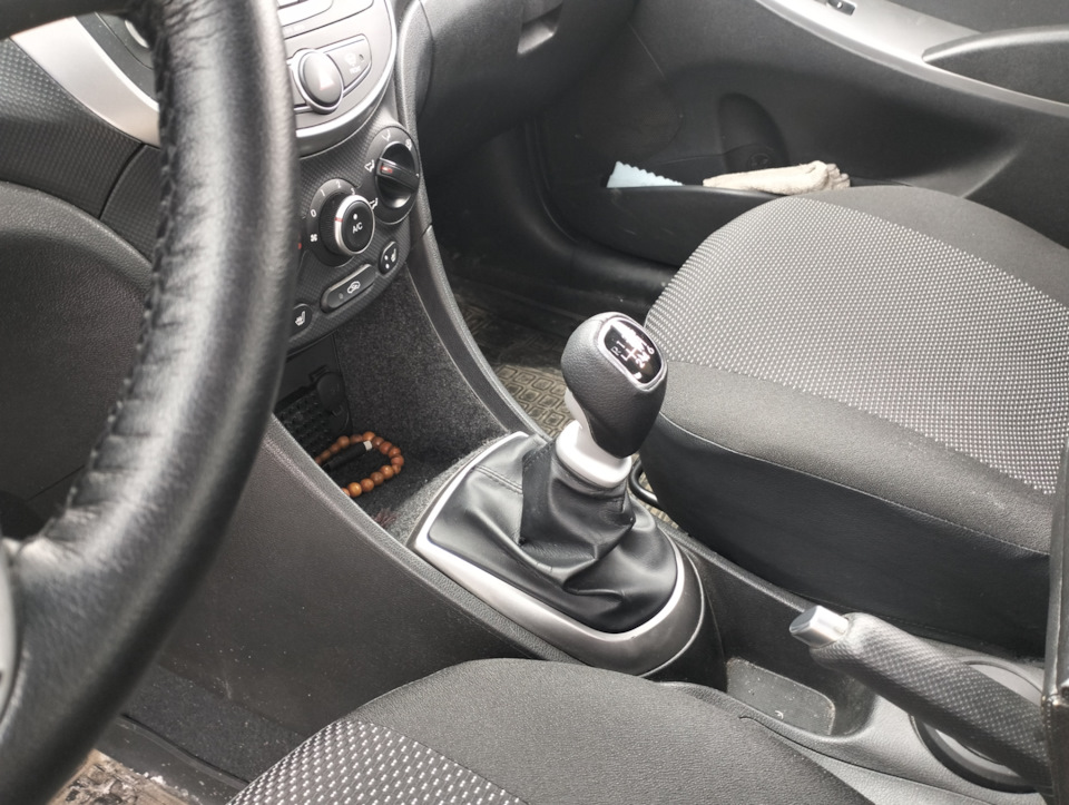 Ручка КПП от Kia Rio 3 — Hyundai Solaris (1G), 1,6 л, 2015 года ...