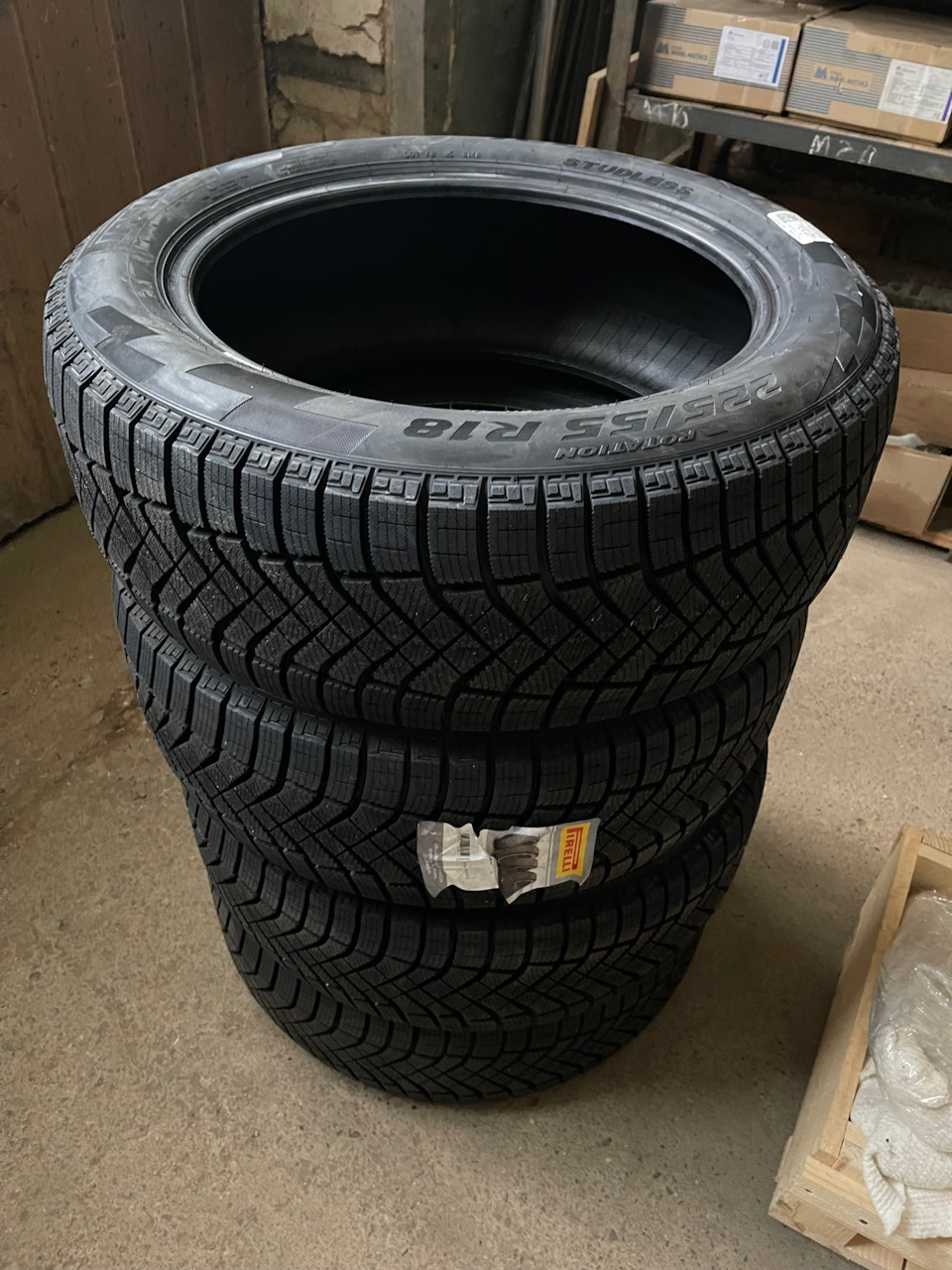 Новые 18" шины на зиму — Volkswagen Tiguan (1G), 2 л, 2011 года | шины ...