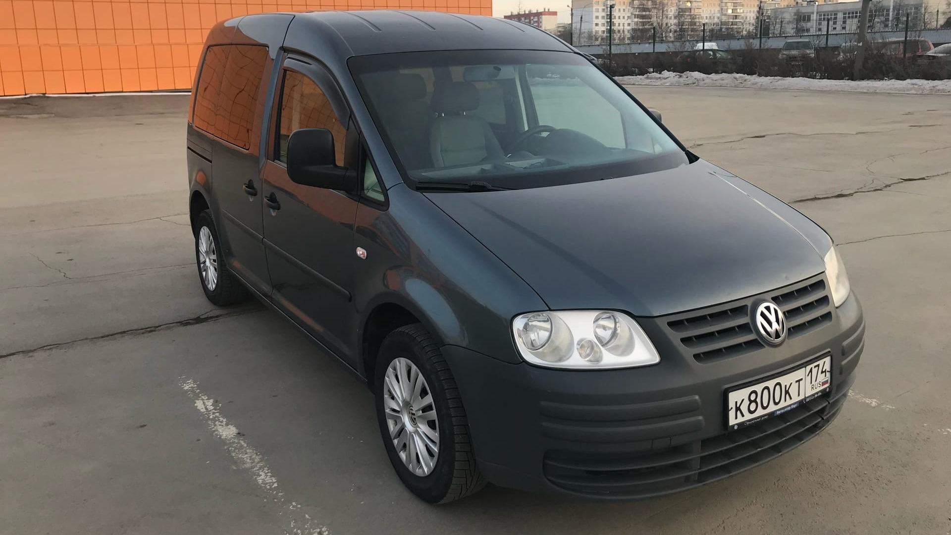 VW Caddy с тонировкой