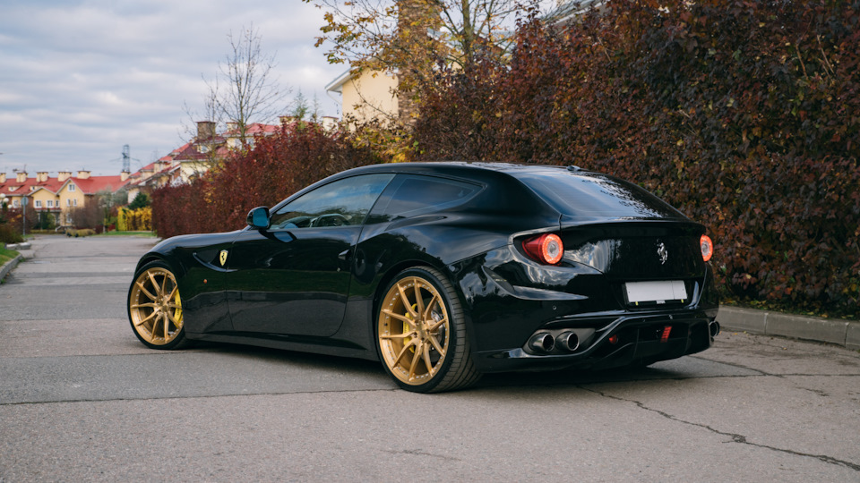 Фото в бортжурнале Ferrari FF