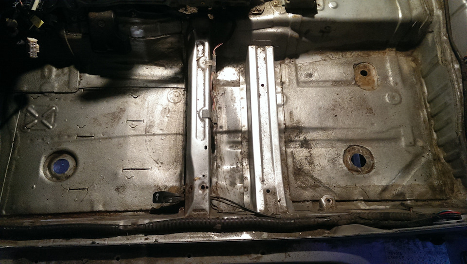 Поднял ковер и… — Toyota Carina E, 1,8 л, 1996 года | своими руками ...