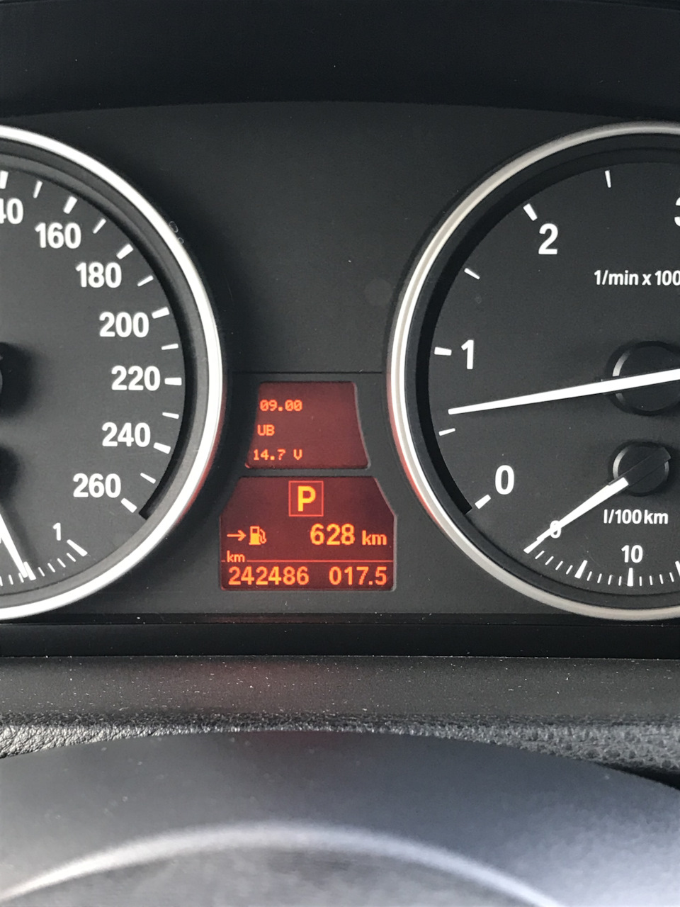 Сброс часов, суточного пробега и разрядка аккумулятора БМВ е70 — BMW X5 ...