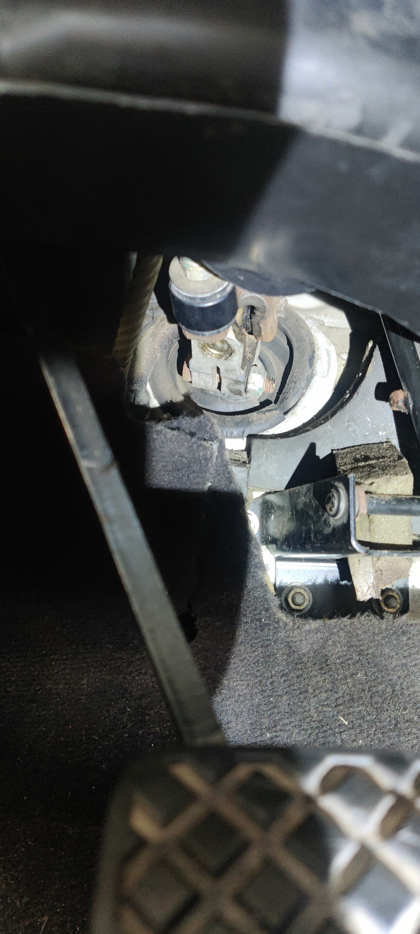 Устранение люфта рулевой колонки Ауди 100 — Audi 100 (C4), 2,3 л, 1991 ...