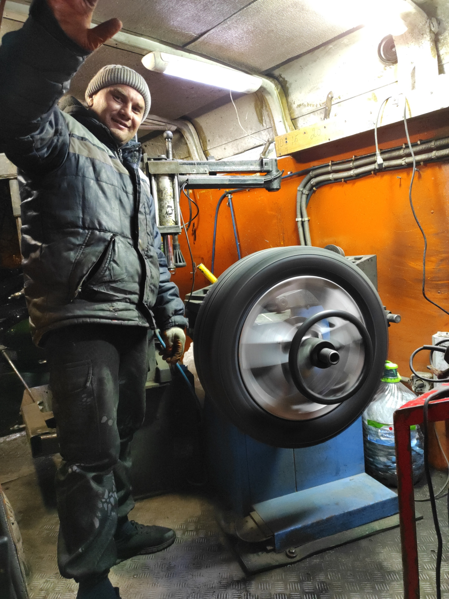 Мобильный шиномонтаж — Skoda Rapid (1G), 1,4 л, 2018 года | шины | DRIVE2