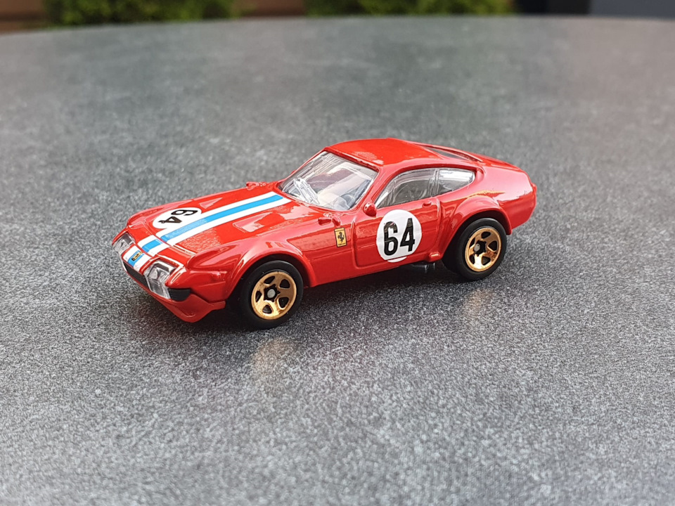 FERRARI 365 GTB4 COMPETIZIONE ×２ ホットウィール Машинка Базовая Hot Wheels Ferrari 365 GTB4 Competizione