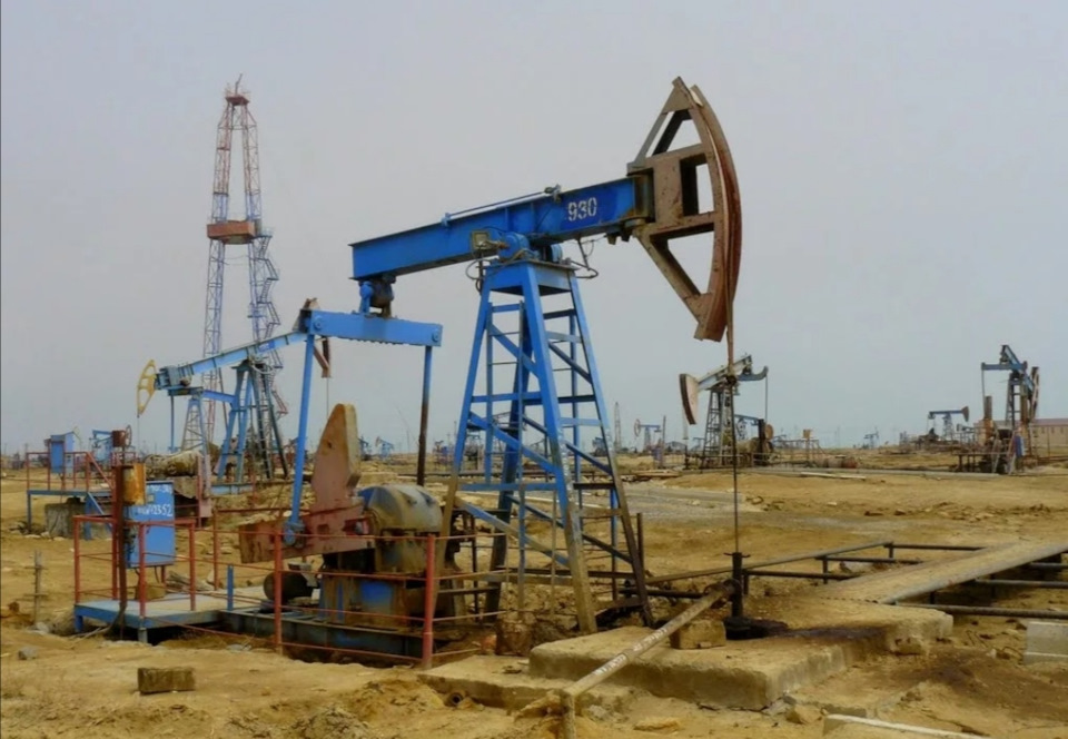 Нефтяные вышки азербайджана