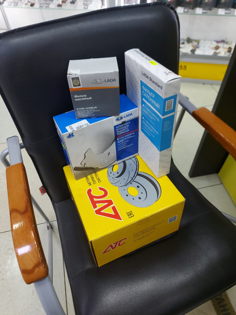 Замена задних тормозных барабанов АТС Lada Granta — Lada Гранта лифтбек ...