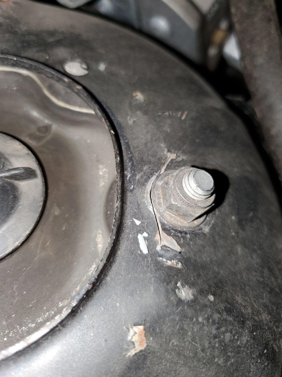 Замена шаровых опор. Замена роликов. Треснул стакан :( — BMW 3 series ...