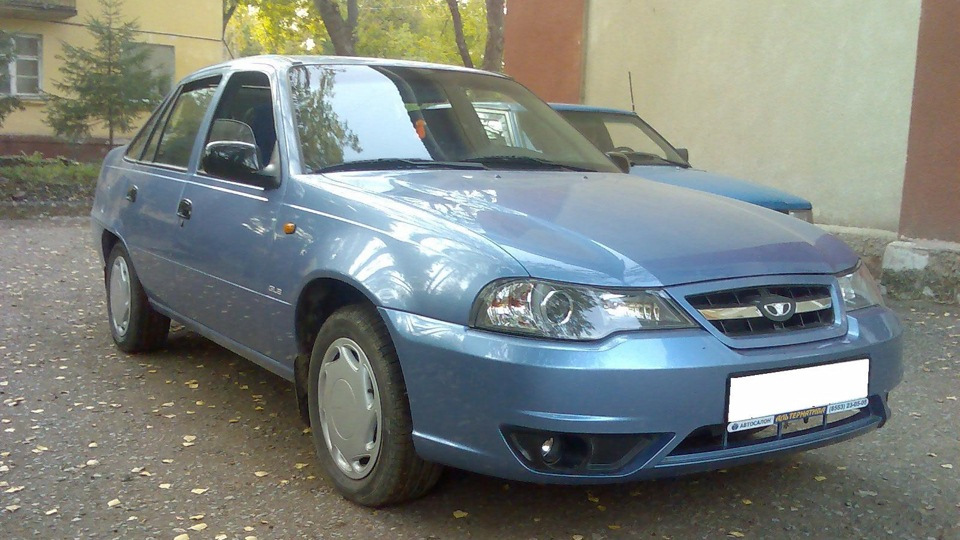 Daewoo Nexia 2 синяя