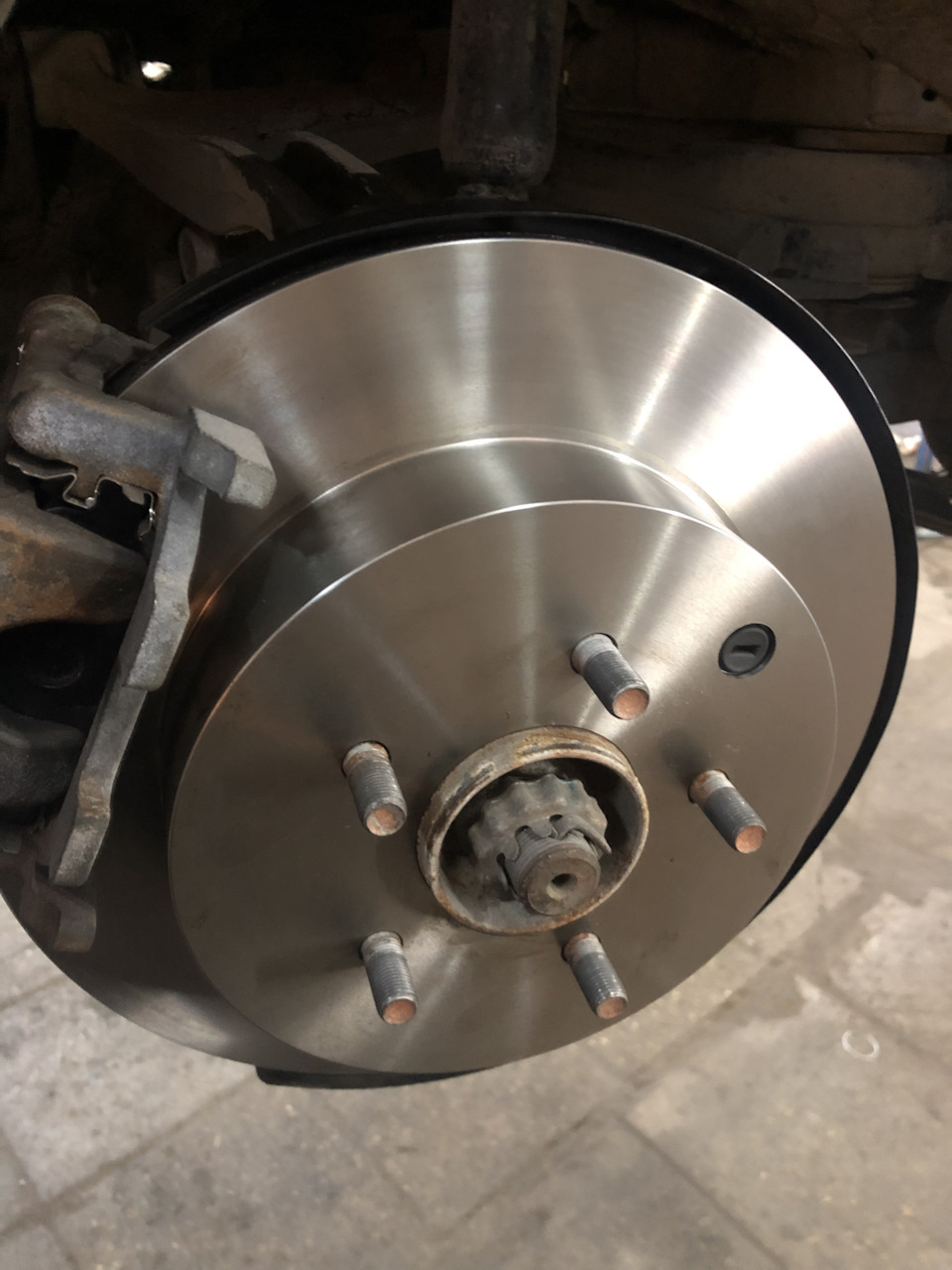 Замена дисков тормозных и ремонт суппортов — InfiNissan.ru на DRIVE2