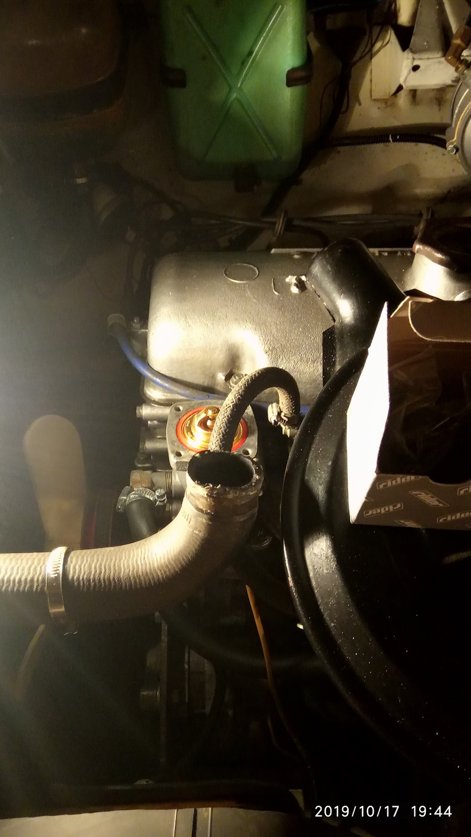 Выбрасывает тосол с расширительного бачка — ИЖ Москвич 412, 1,8 л, 1979 ...