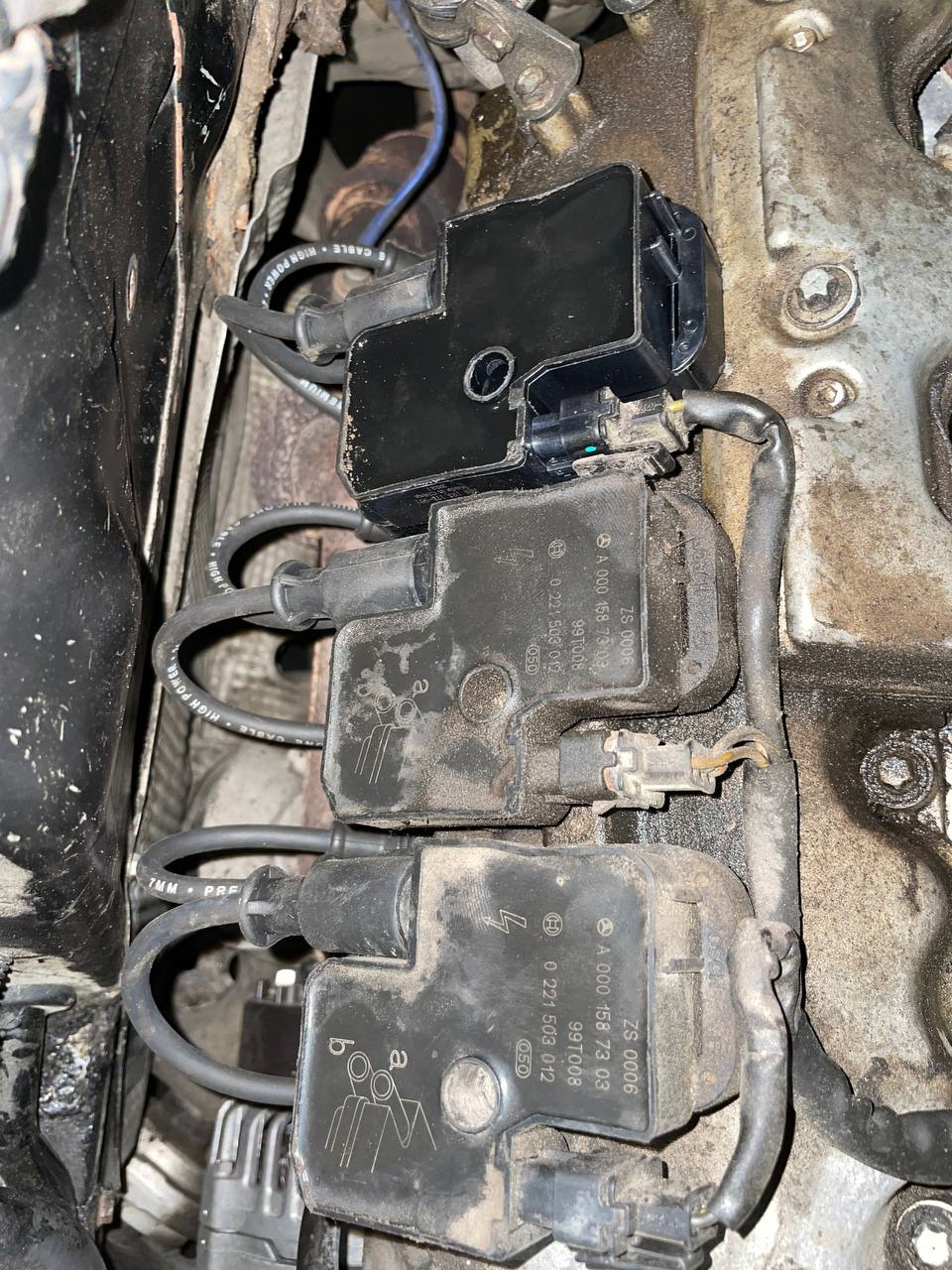 Фото в бортжурнале Mercedes-Benz S-Class (W220). Запчасти на фото: 0221503012, A0001587303