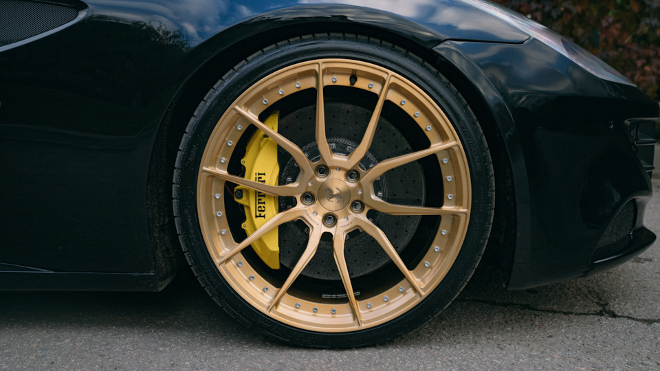 Фото в бортжурнале Ferrari FF