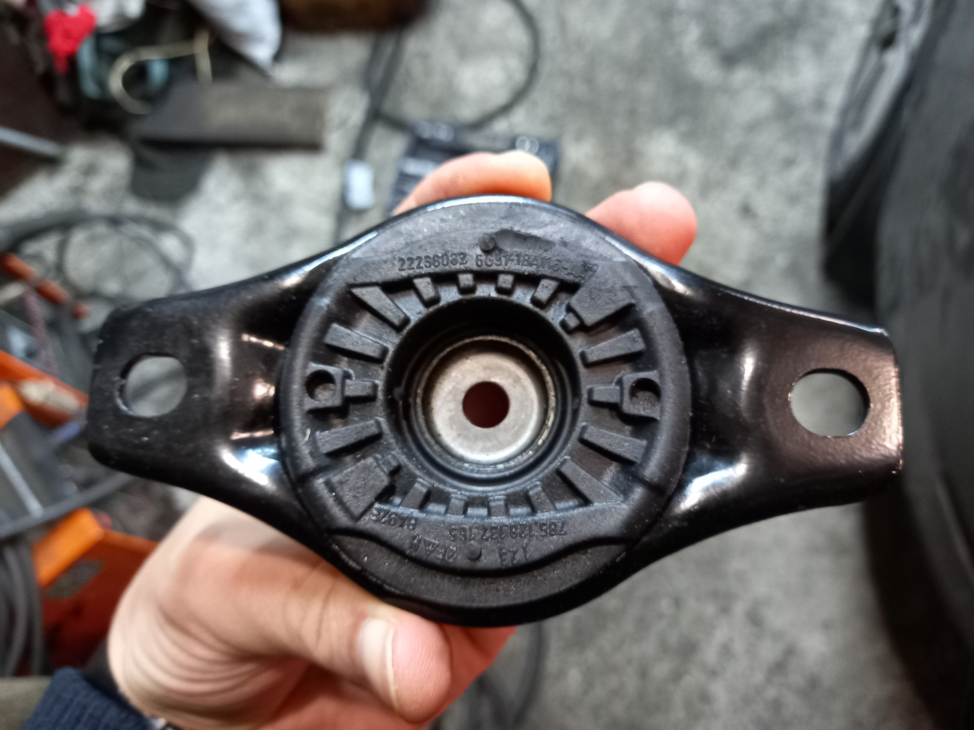 шаровая опора форд мондео 4 2. P0916. шаровая опора форд мондео 4 2. мондео 2014 опора заднего амортизатора. шаровая опора форд мондео 4.