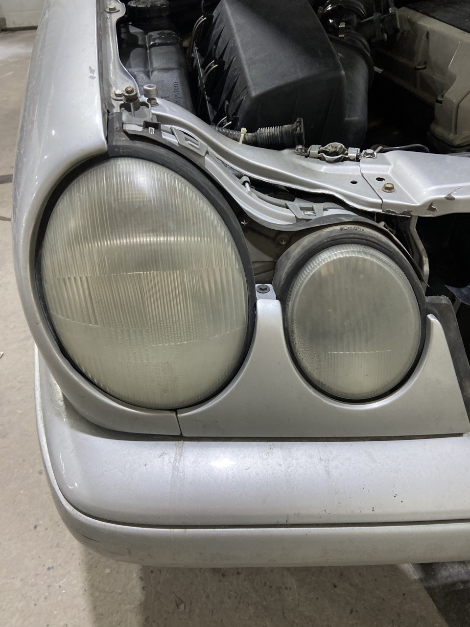 Полировка фар — Mercedes-Benz E-class (W210), 2,8 л, 1996 года | своими ...