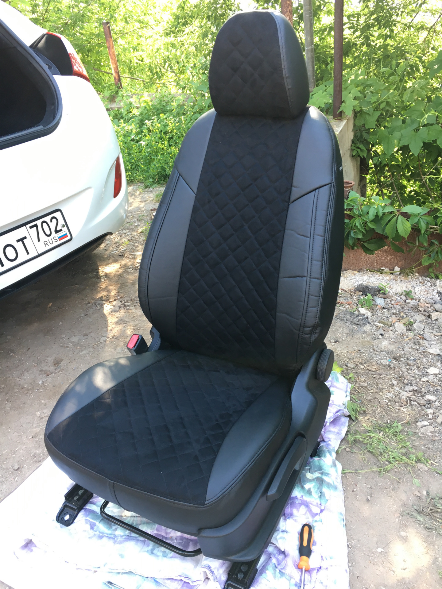 Чехлы Автопилот Алькантара + Экокожа — Hyundai i30 (2G), 1,6 л, 2013 ...