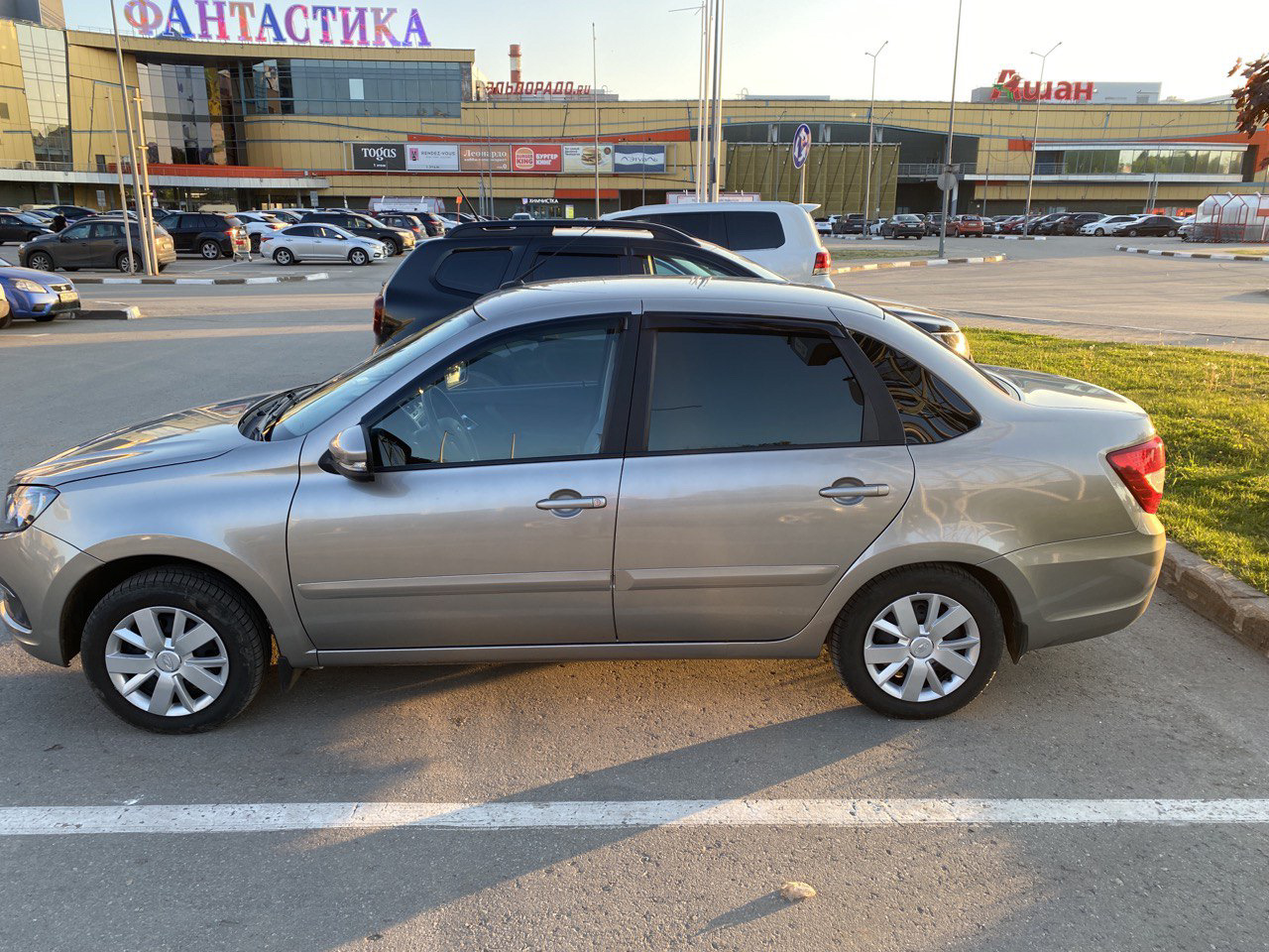 гранта fl хэтчбек. лада гранта рестайлинг 2018. Lada granta 2. Avto elon vaz lada granta. веста и гранта серебристые.