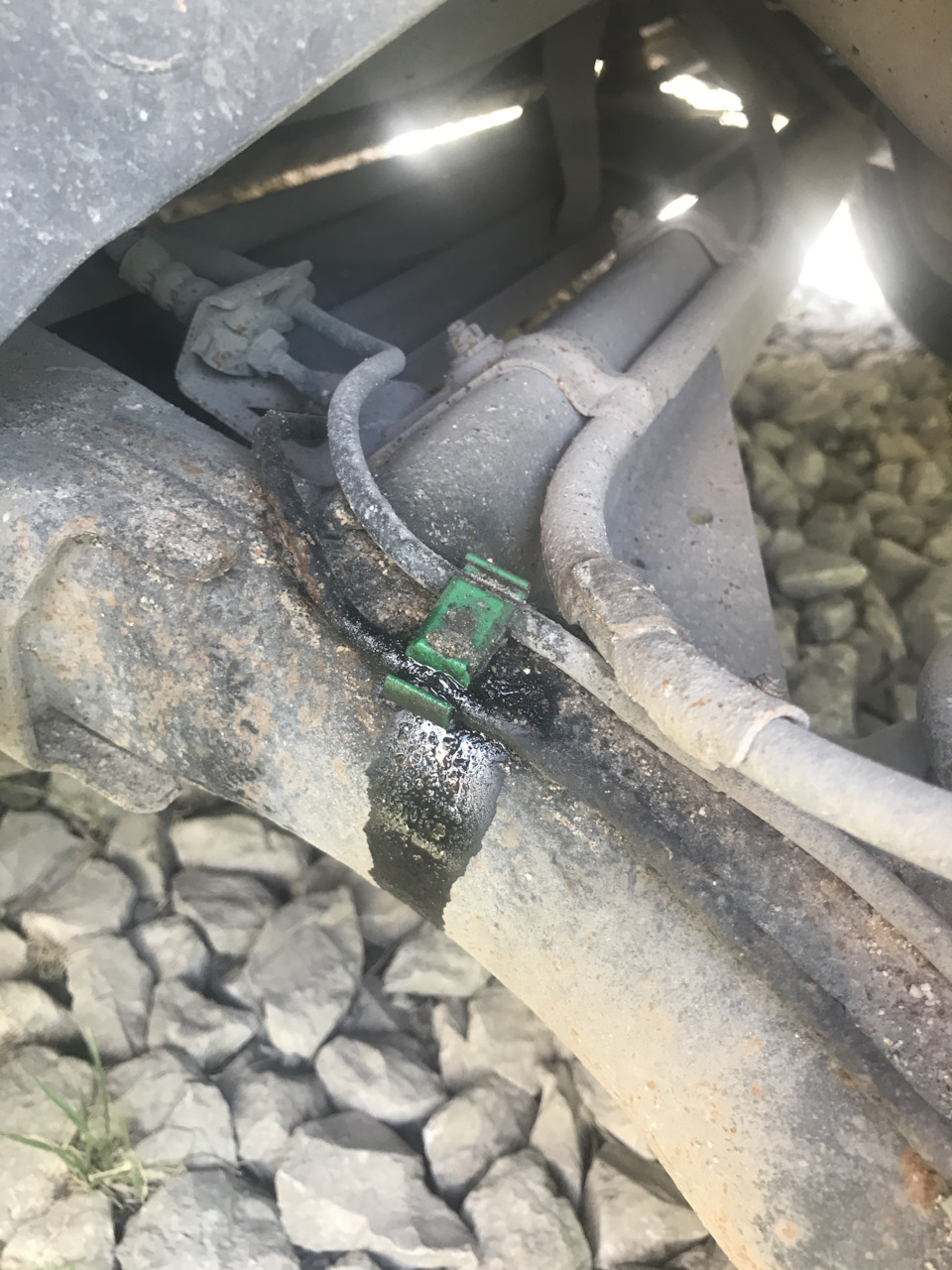 Не хочет машина кататься, тормозная трубка прогнила — Volkswagen Passat ...