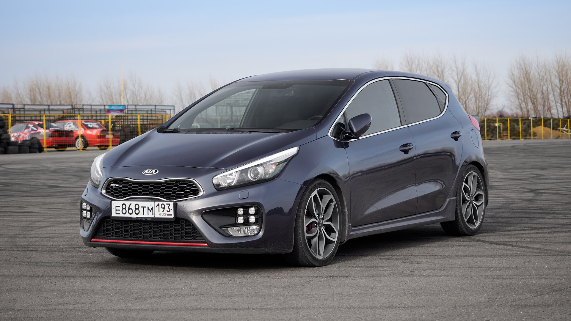 Kia Ceed gt коричневый