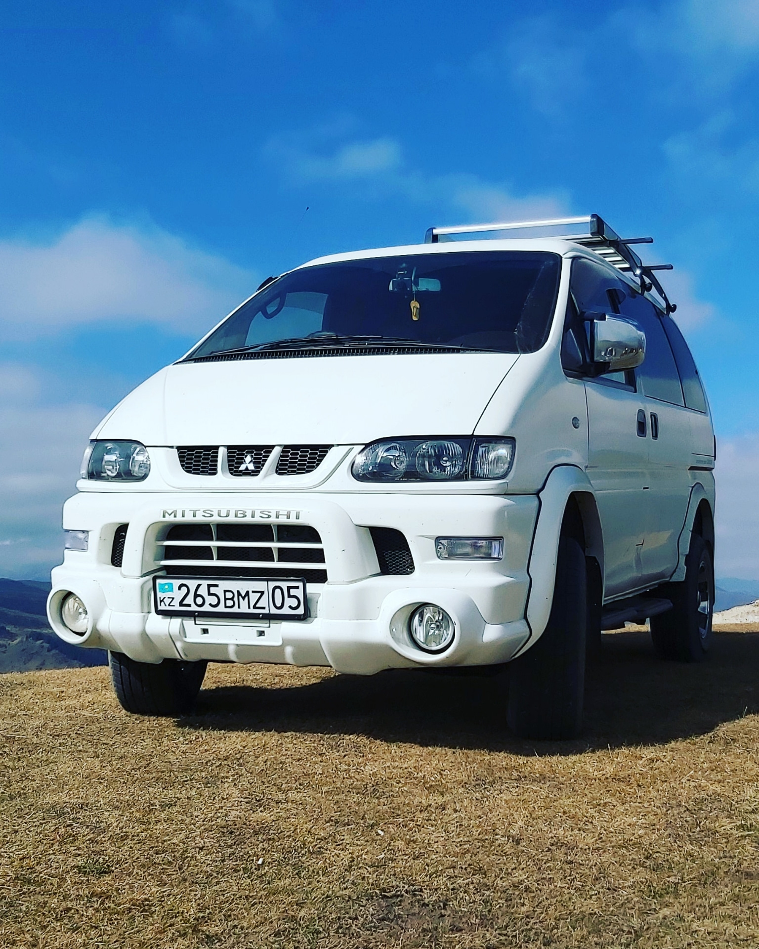 Toyota delica. Делика l500. Мицубиси Делика. Митсубиси Делика 2006. Mitsubishi Delica l400.