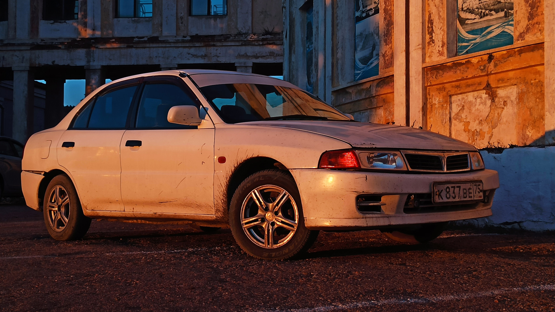 Mitsubishi Lancer VI 1.5 бензиновый 1999 | Машенька на DRIVE2