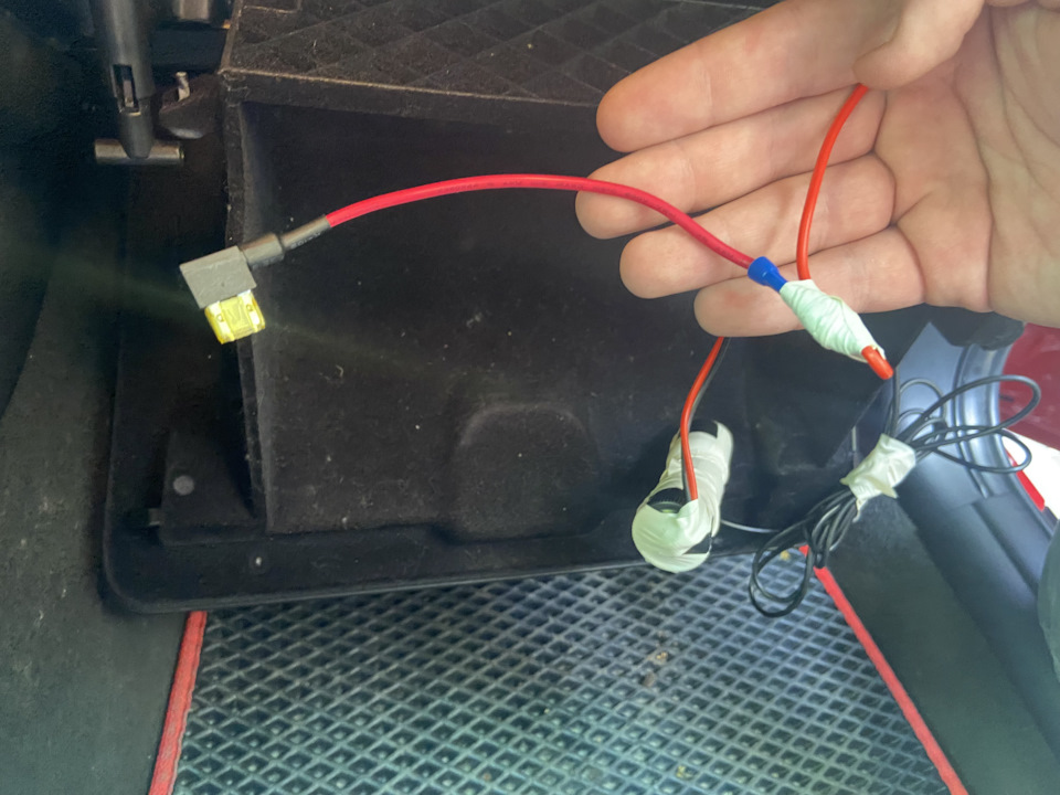 [8] — Грамотное скрытое подключение видеорегистратора. — BMW 1 series ...