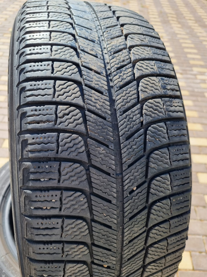 Шины зимние нешипованные Michelin 225/55 R17 на Volkswagen Passat B8. Б ...