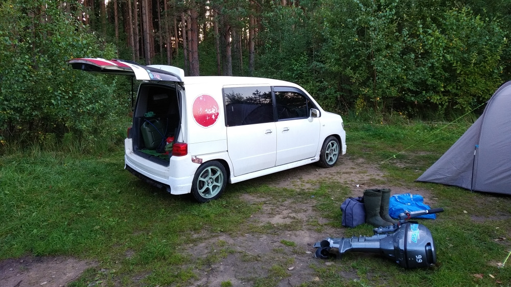 Спайк тюнинг. Honda Mobilio Spike. Honda Mobilio Camper. Honda Spike кемпер. Honda freed Spike Camper.