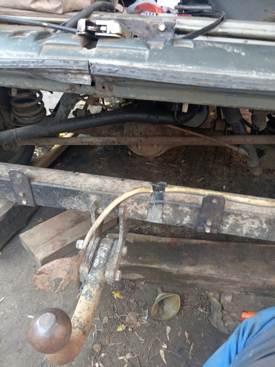 Поставил уши для крепления лент — Lada 2120 Надежда