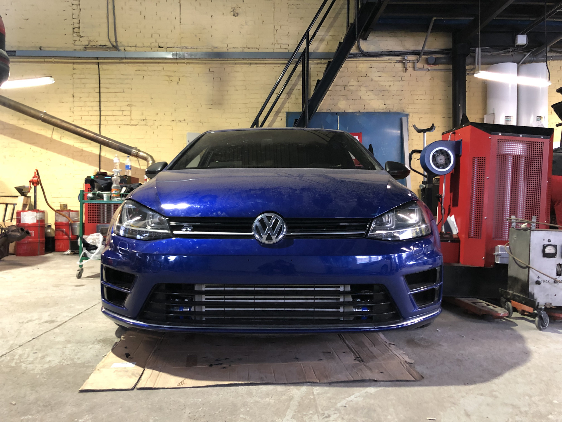 Время делять врум врум — Volkswagen Golf R Mk7, 2 л, 2015 года | визит на  сервис | DRIVE2