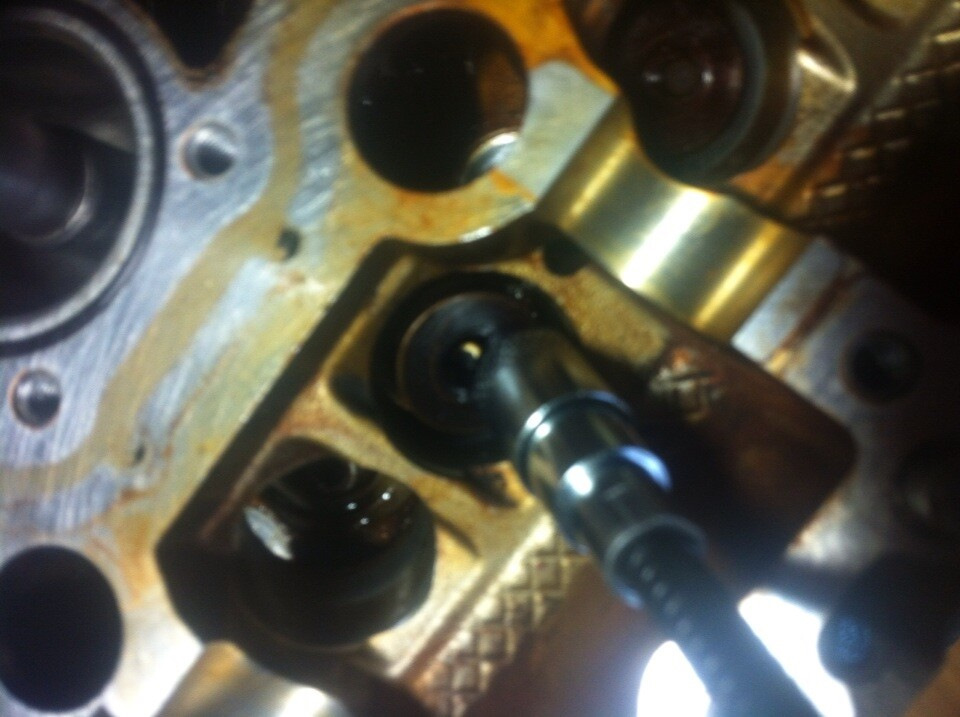 Самодельный рассухариватель клапанов BMW для замены МСК на ГБЦ Volvo ...