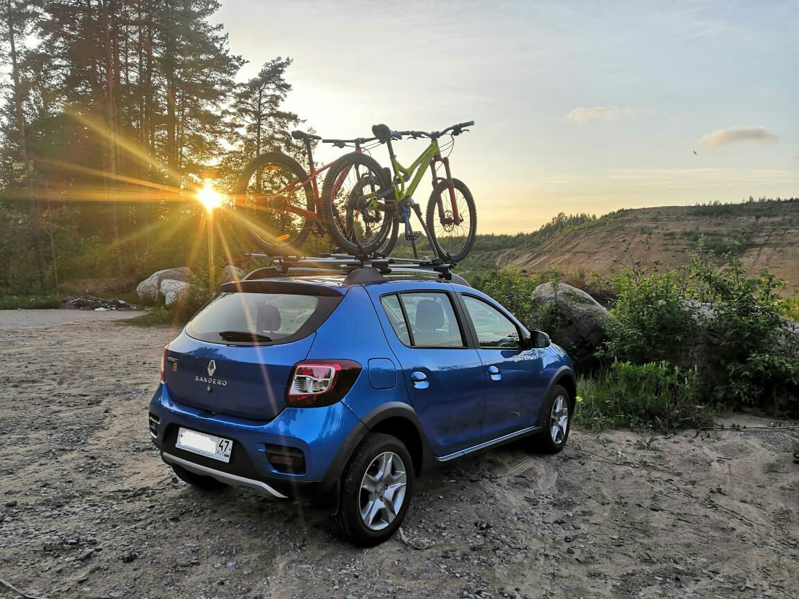 Renault sandero stepway 2. Рено Сандеро степвей драйв. Renault Sandero Stepway off Road. Рено Сандеро степвей 2020 драйв 1.6 механика.