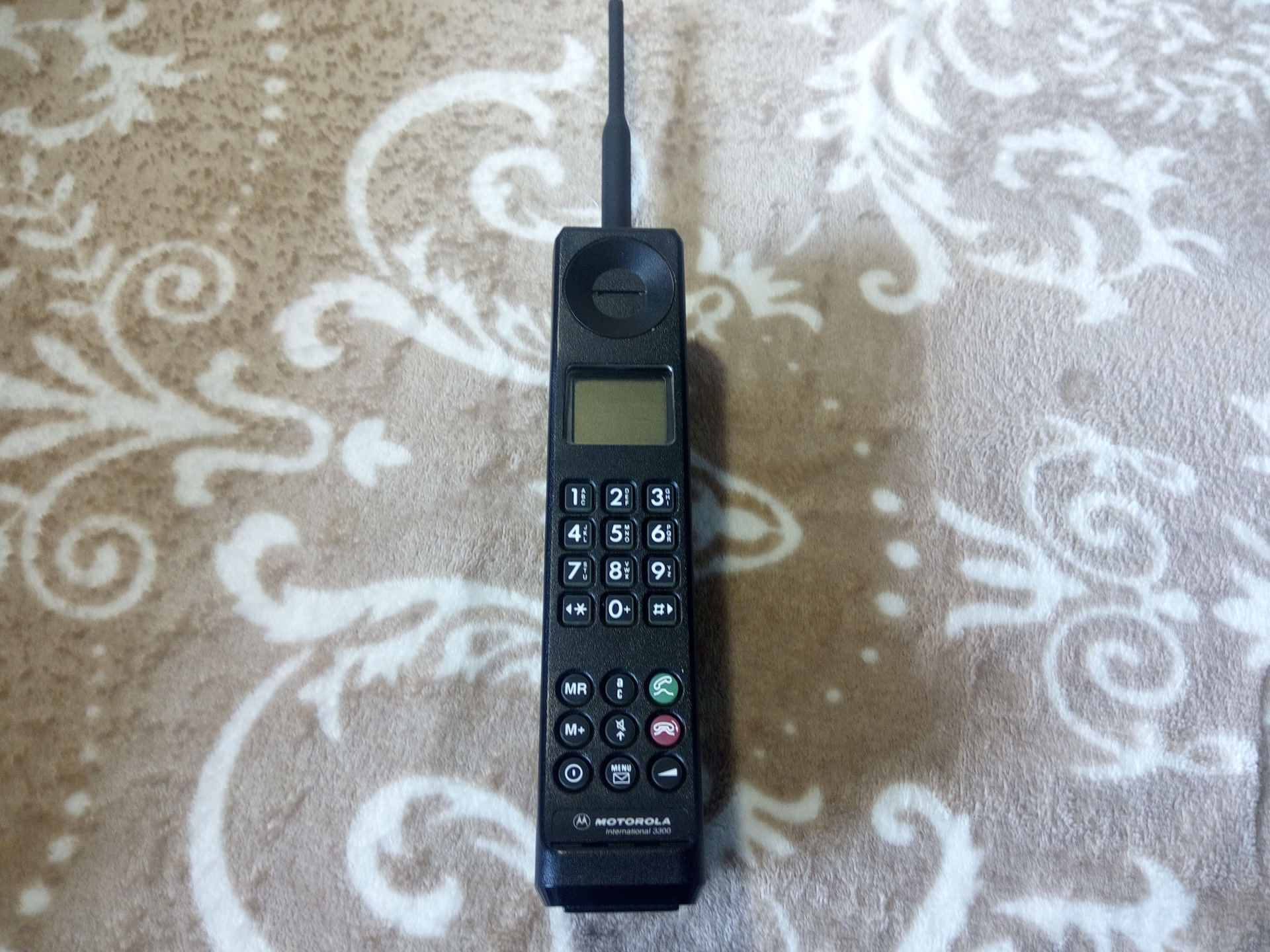 Мобильные телефоны 90. Motorola International 3200. Motorola International 1000 GSM. Motorola International 3300. Motorola телефоны 90.