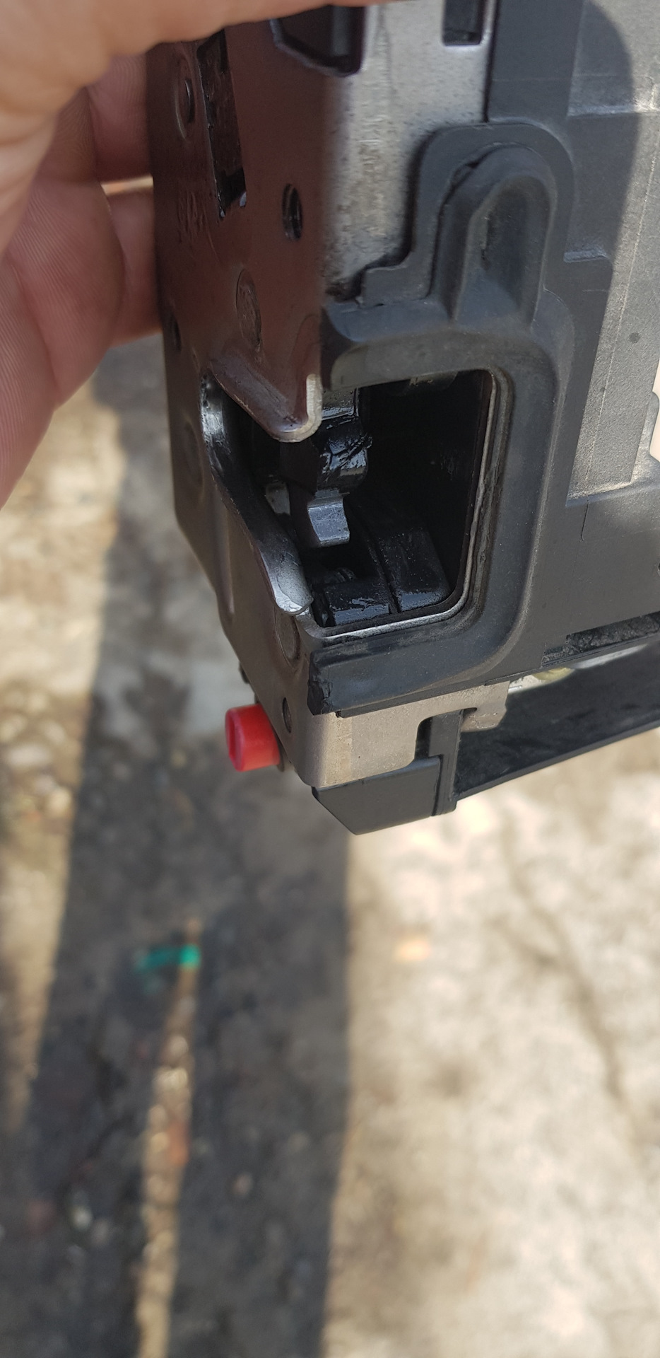 Отказал замок задней левой двери. Вопрос решён! — Opel Astra H, 1,4 л ...