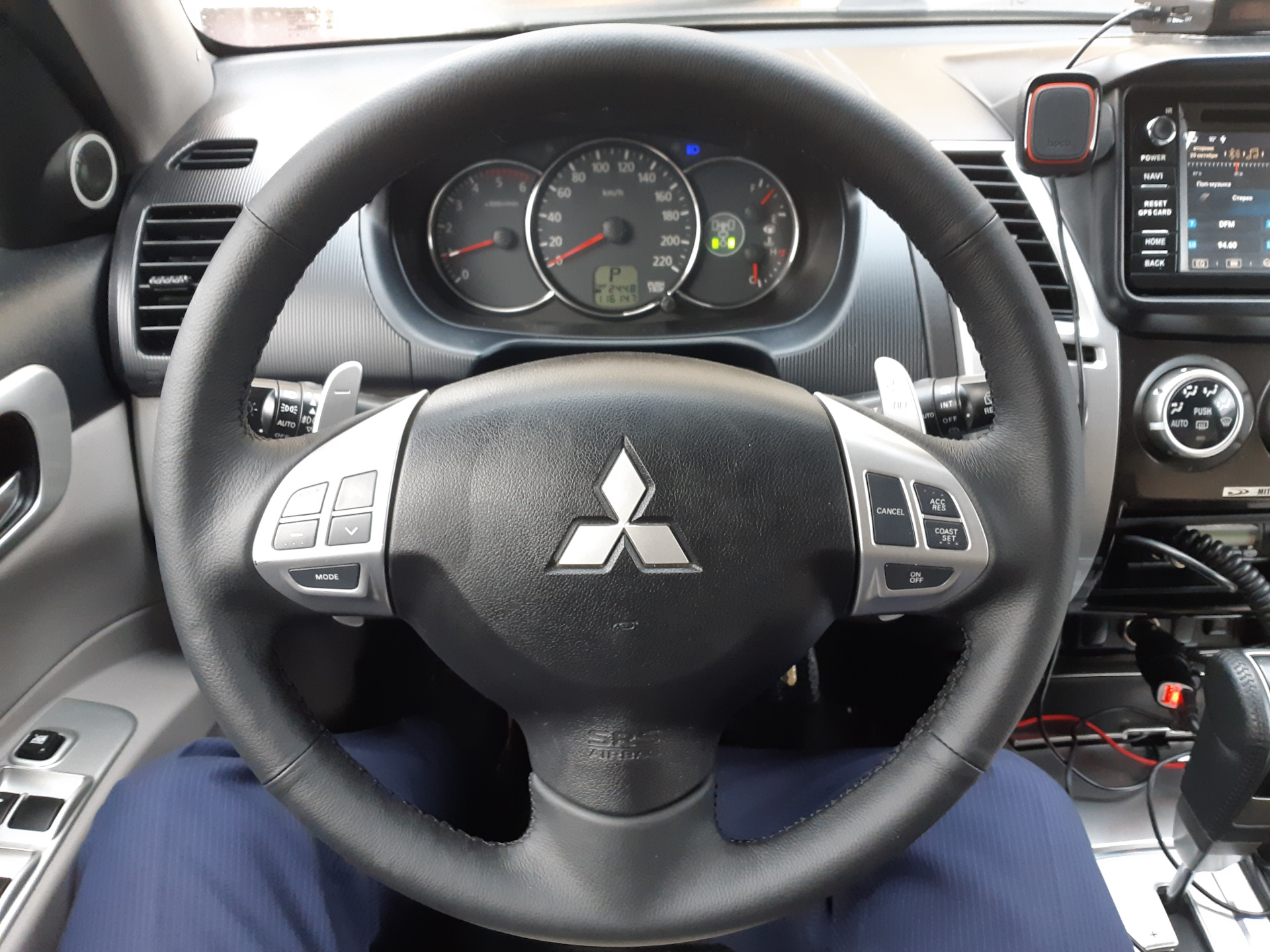 Руль мицубиси паджеро. Руль Митсубиси Паджеро спорт 2. Паджеро спорт 2017 руль. Mitsubishi Pajero Sport II руль. Mitsubishi Pajero Sport 2012 руль.