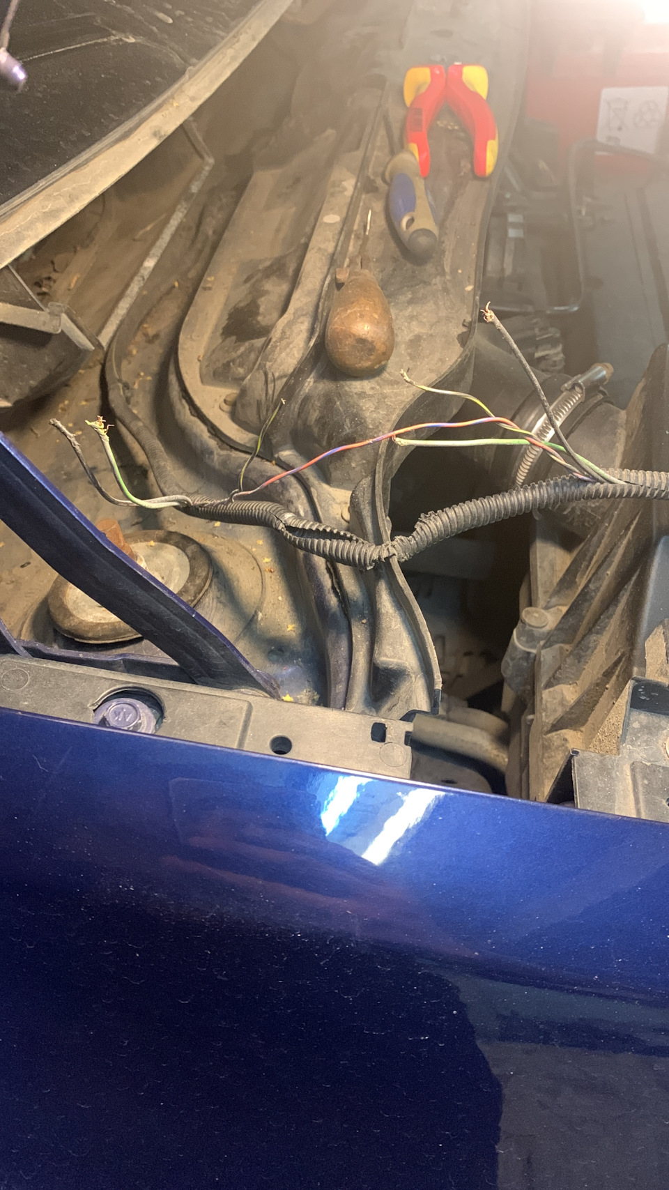 Не работает уровень топлива, тахометр, abs, и поворотник! — Opel Corsa