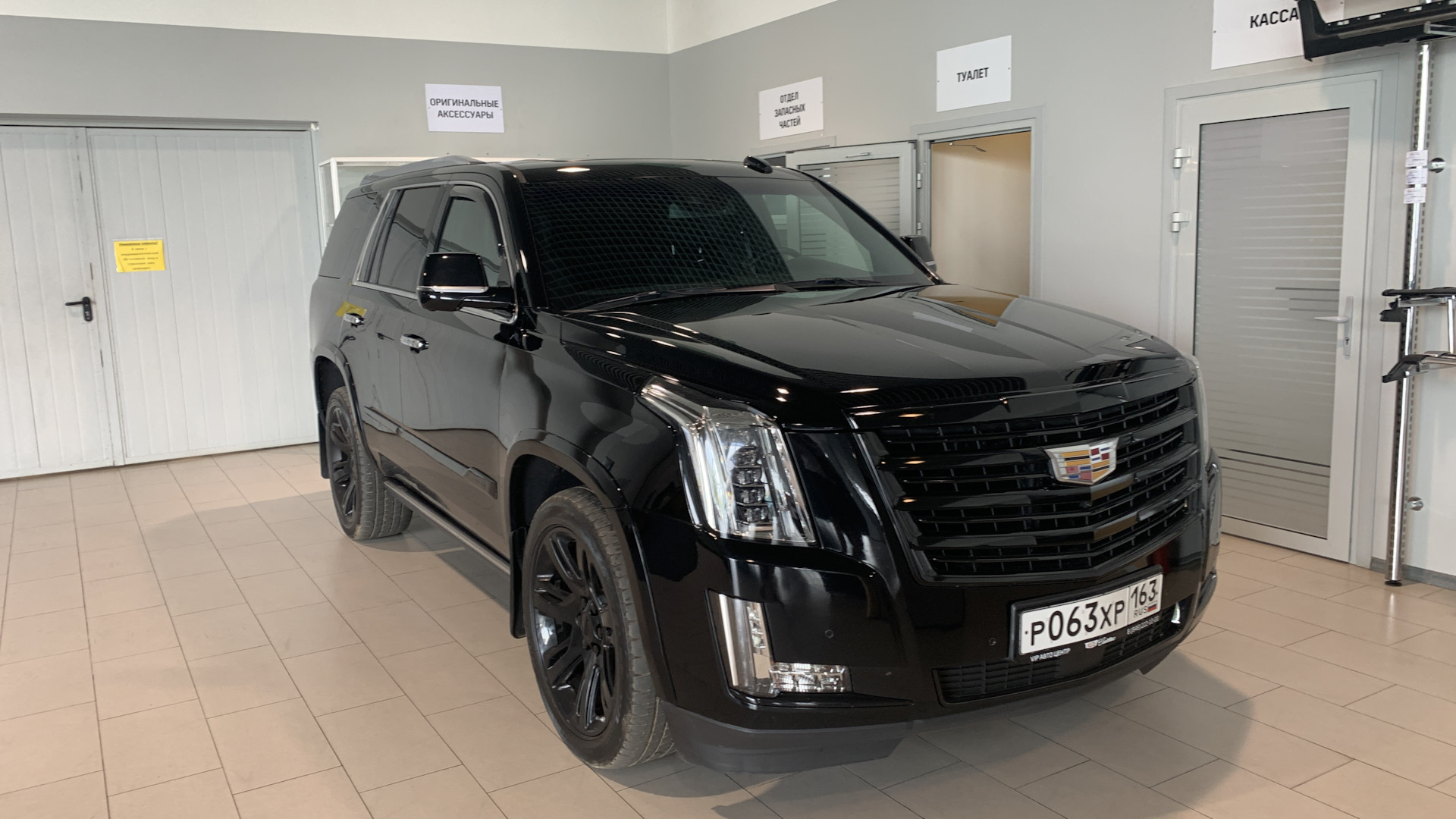 Cadillac Escalade (4G) 6.2 бензиновый 2015 | на DRIVE2
