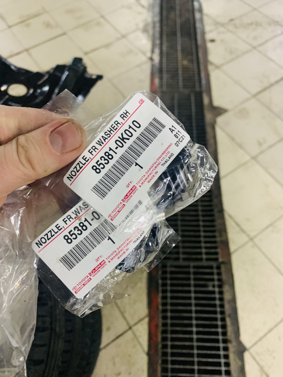 Фото в бортжурнале Toyota Celica (230). Запчасти на фото: 853810K010