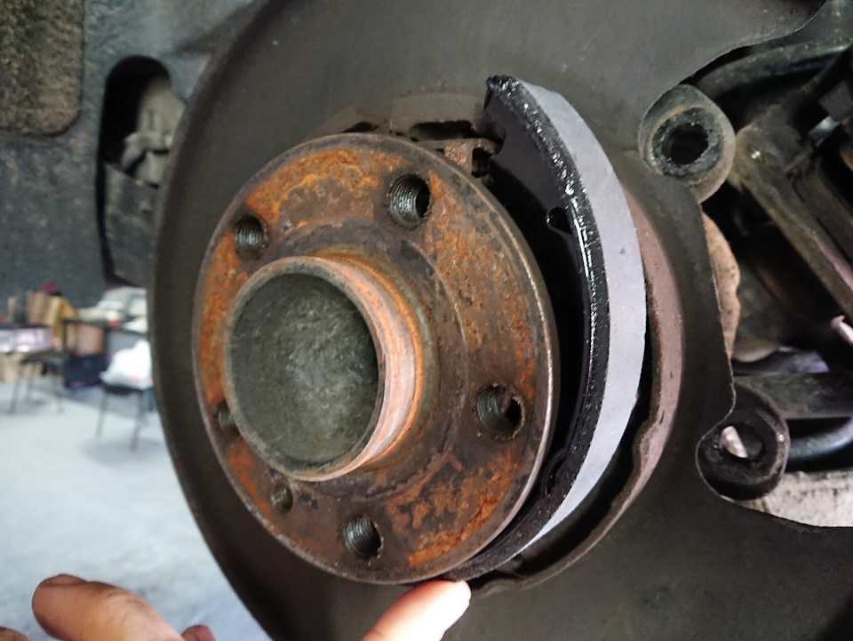 Hyundai grand starex 2007 колодки ручника. Колодки тормоза ручника pajero sport 3. Диск тормозной задний ниссан кашкай j10. Замена задних колодок s80 с электронным ручником самому. Тормозной диск кашкай j10 передний.