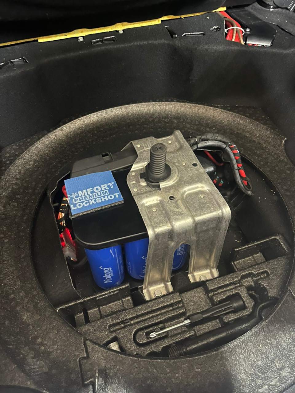 Установлен пока так. — Audi A8 (D4)