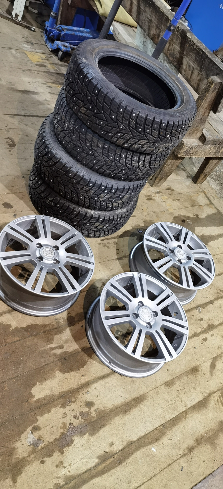 наконец-то натянули!))) — Nissan Micra (K12C), 1,4 л, 2010 года | шины ...