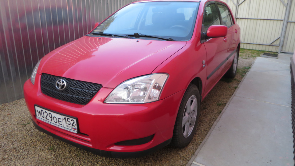 Toyota Corolla vs Lada Vesta luxe — Toyota Corolla (120), 1,6 л, 2003 ...