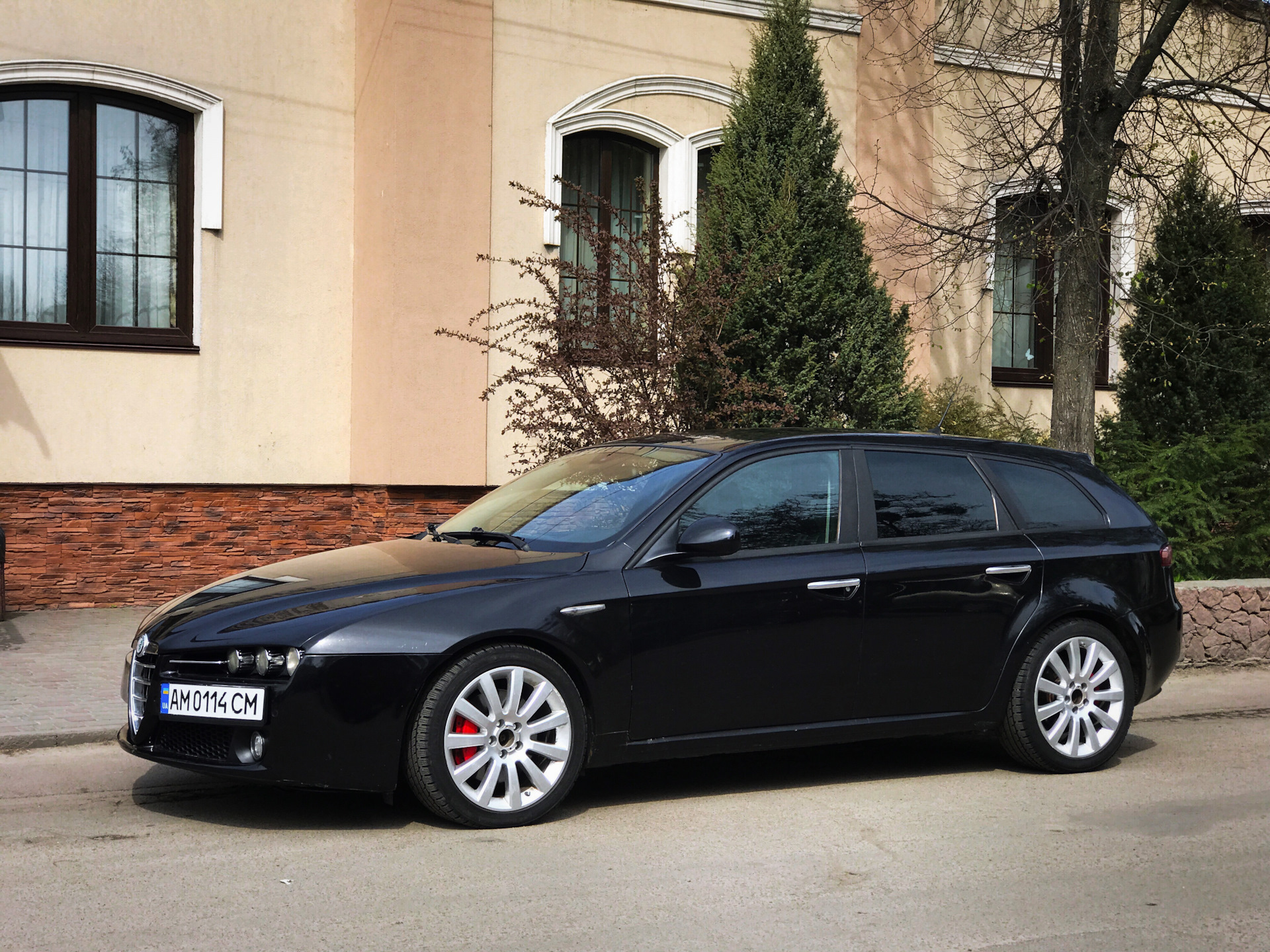 Стоим в гараже, выкатываемся помыться. — Alfa Romeo 159 Sportwagon, 2,4 л,  2006 года | наблюдение | DRIVE2