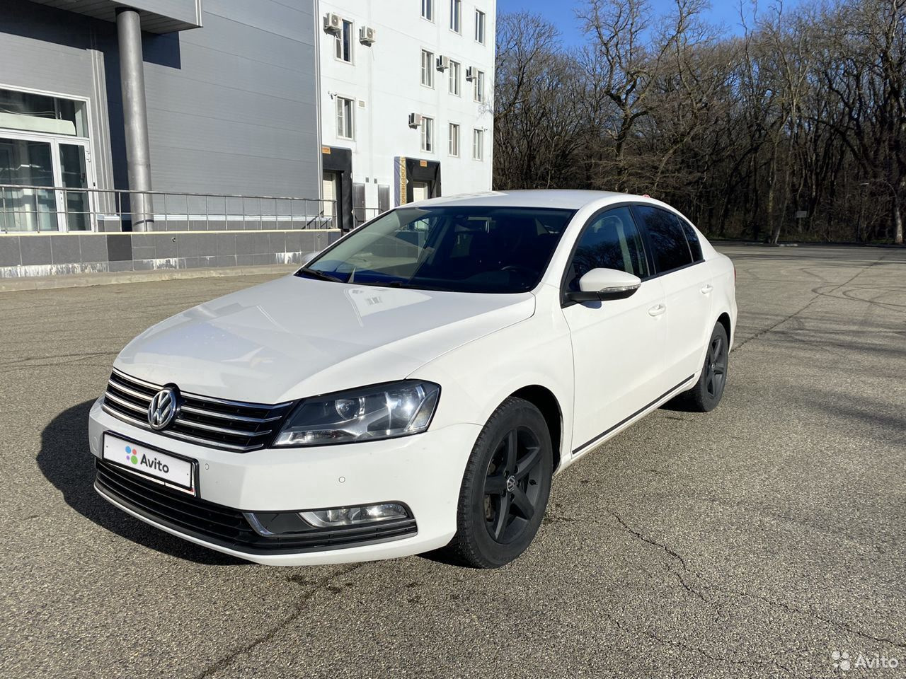 Купить фольксваген бу брянске. Volkswagen Passat b7 белый. Фольксваген Пассат 2011 белый. Passat b7 2011 1.8. Фольксваген Passat белый b7.