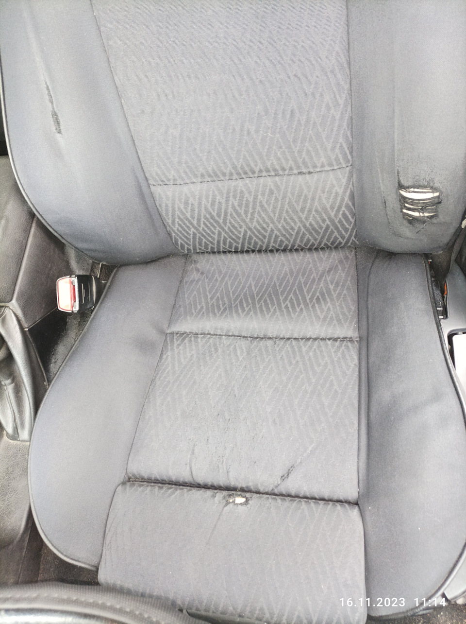 Химчистка и незапланированная замена аккумулятора🔋 — BMW 5 series ...