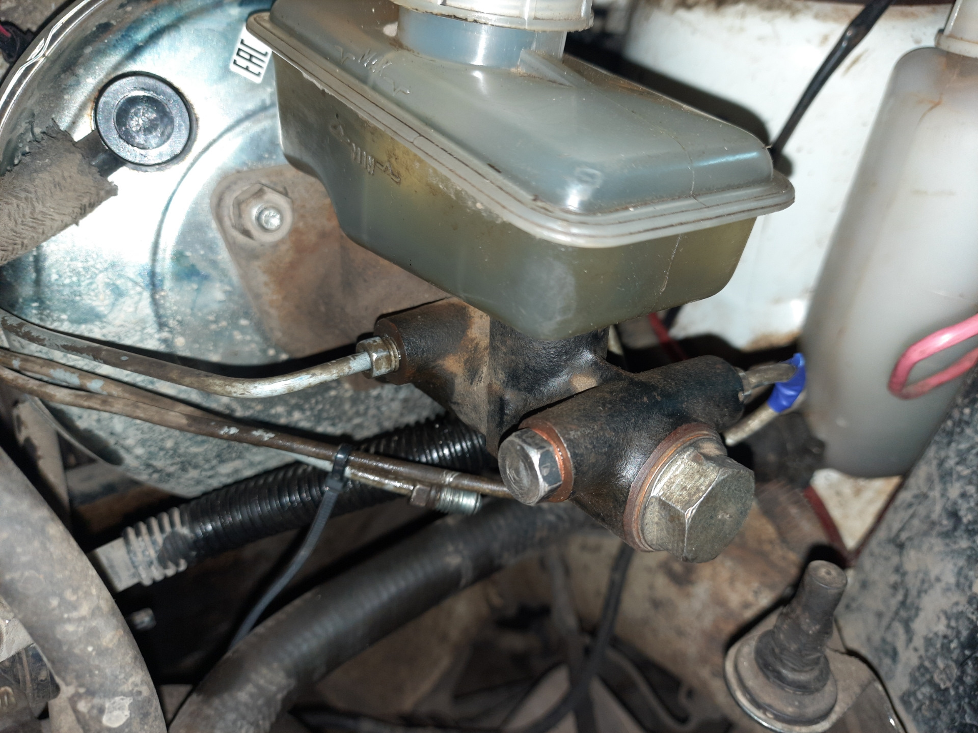 Осевая тормозная система вместо диагональной. — Lada 2114, 1,6 л, 2013 ...