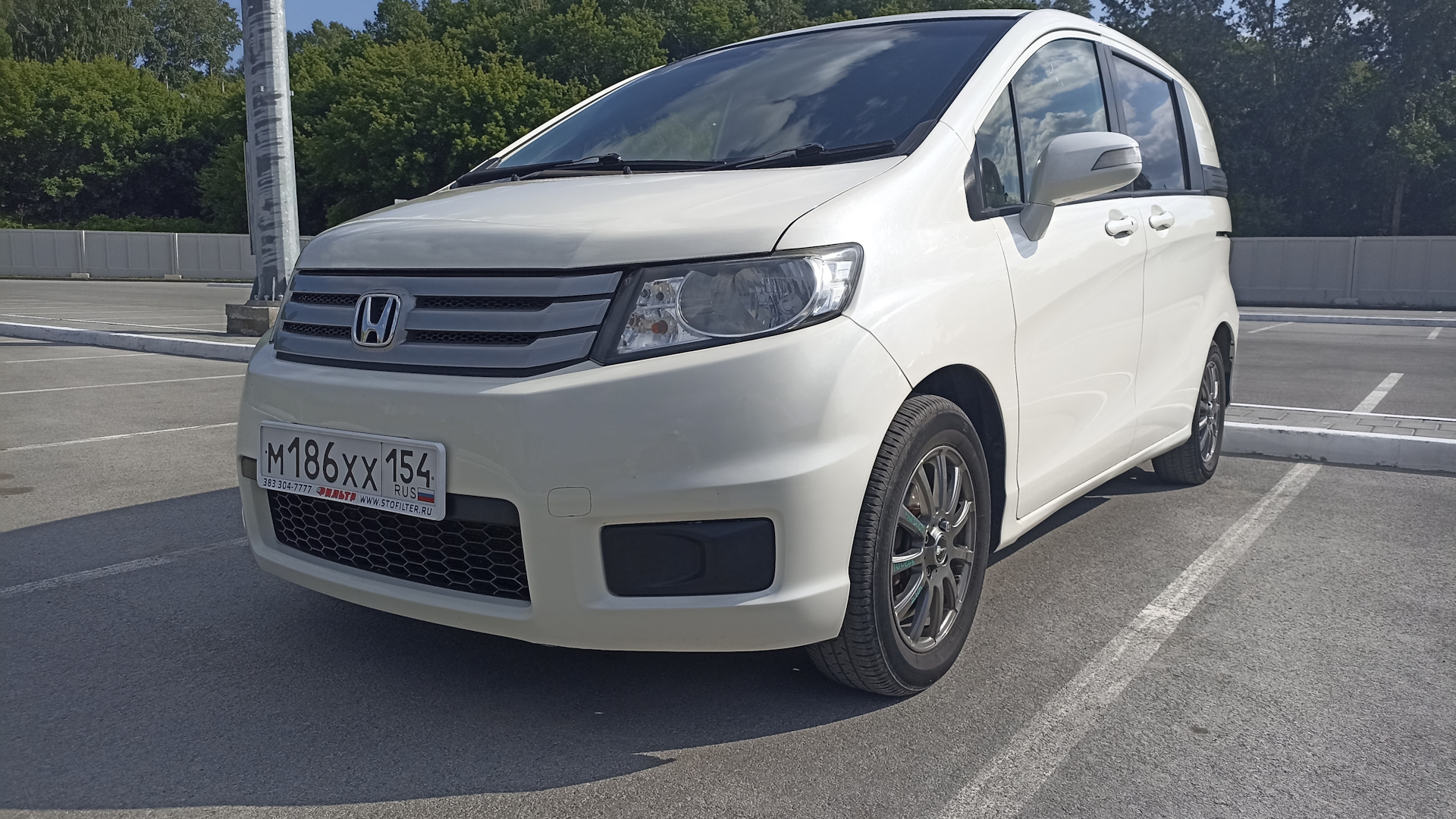 Honda freed Spike